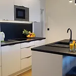 Mandrac With Sea View And Free Parking