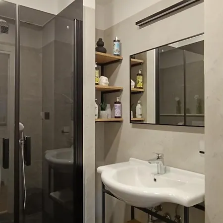 Mandrac S Pogledom Na Apartment Opatija
