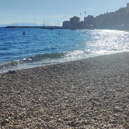 Mandrac With Sea View And Free Parking Appartamento
