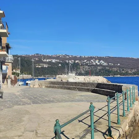 Mandrac With Sea View And Free Parking דירה *