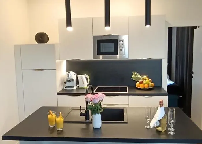 דירה Mandrac With Sea View And Free Parking