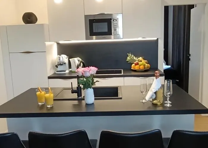 Mandrac With Sea View And Free Parking