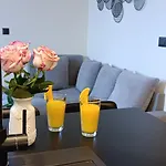 Mandrac With Sea View And Free Parking Lejlighed *