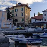 Mandrac With Sea View And Free Parking Opatija